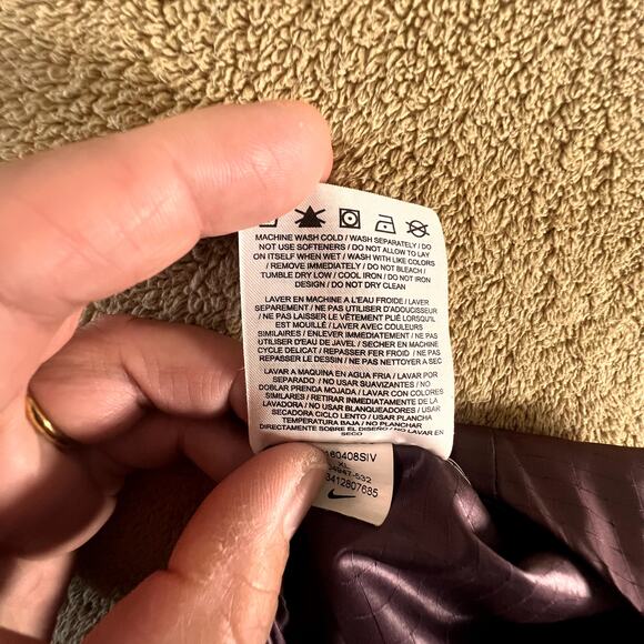 NikeWomans Sportswear Hooded Wind Runner Jacket, 2 Toned Purple Plum Size: XL - Picture 13 of 14